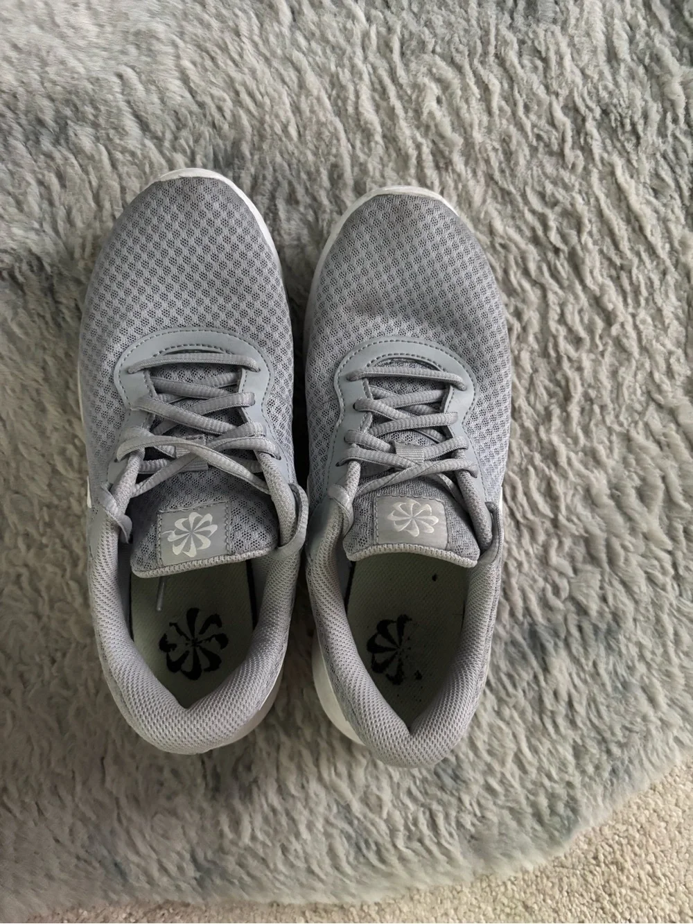 Women’s Nike size 8